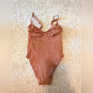 NWOT SKIMS Bodysuit